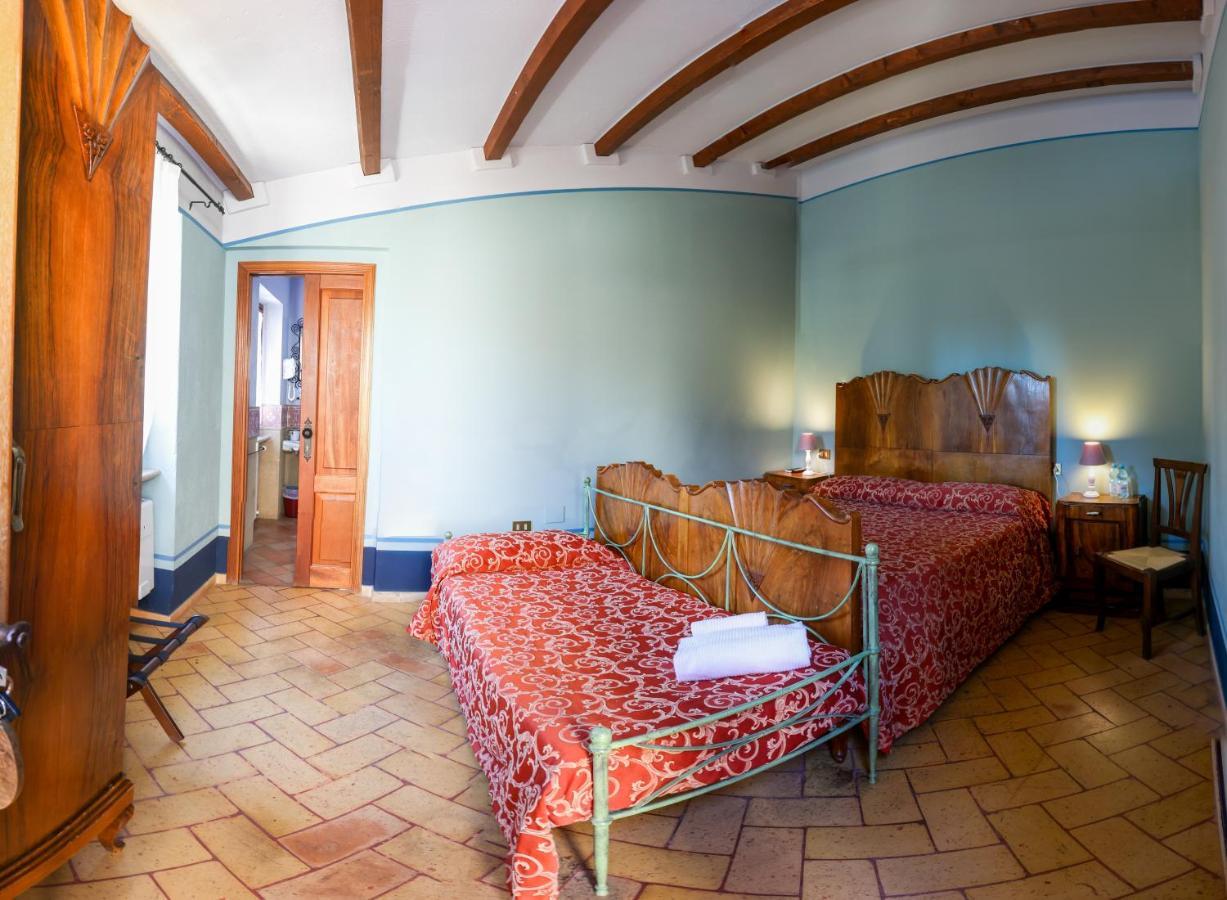 Albergo Diffuso Borgo Montemaggiore Montemaggiore al Metauro Exteriör bild