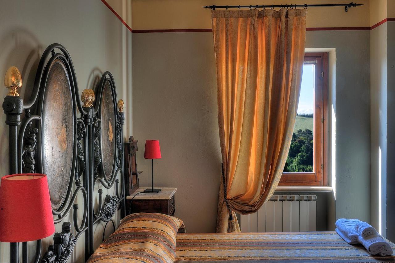 Albergo Diffuso Borgo Montemaggiore Montemaggiore al Metauro Exteriör bild